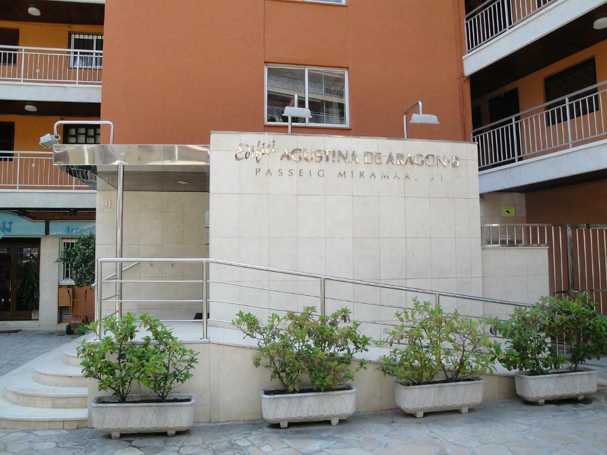 Augustina De Aragon *